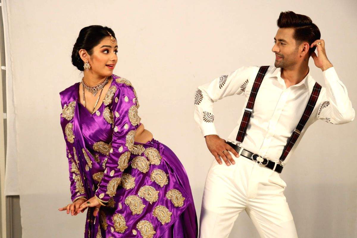 Shivika, Aashay don the looks of Madhuri & Salman from 'Hum Aapke Hain Koun' - Vimarsana News