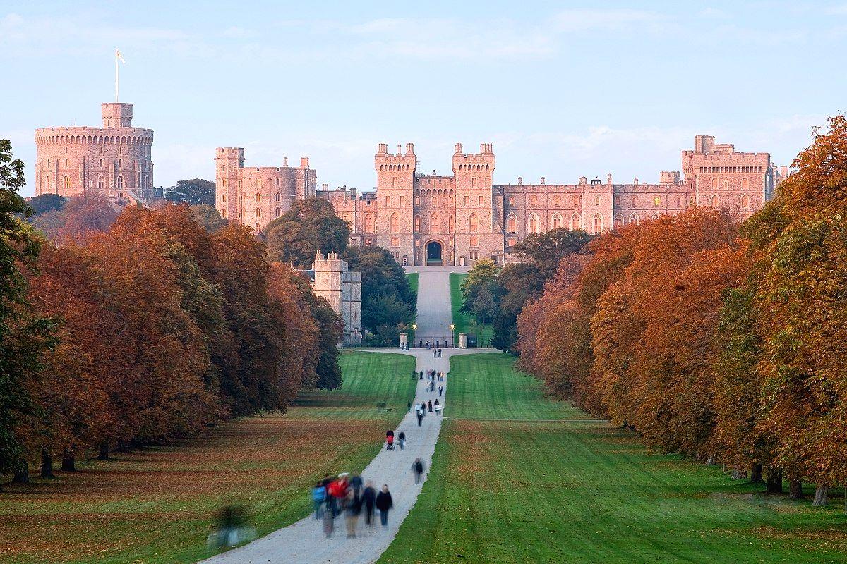 Sikh family alleges racial discrimination at Windsor Castle, threatens legal action - Vimarsana News