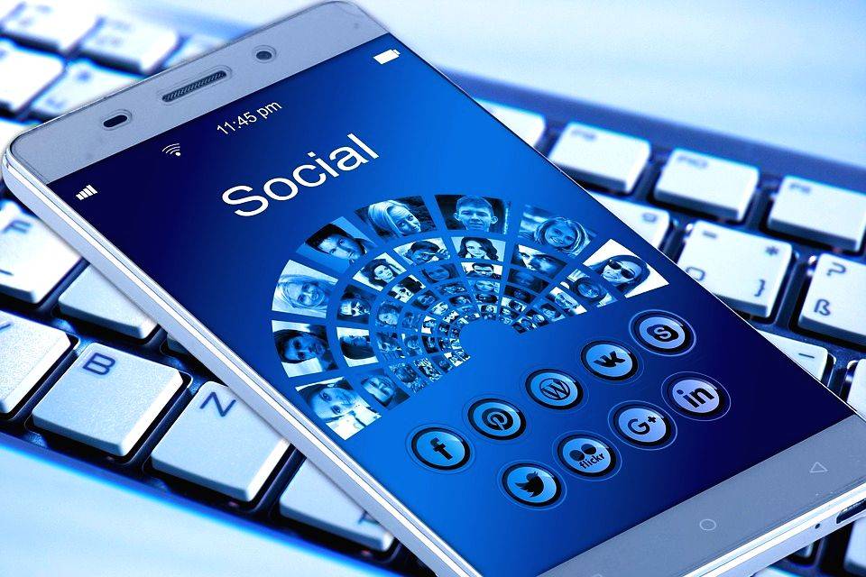 Social media platforms, tech have led to rise of disruptive leaders - Vimarsana News