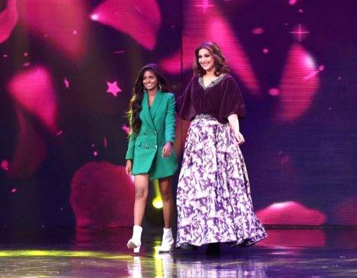 Sonali Bendre, Maleesha Kharwa ramp walk to tune of song 'Pretty Woman' on 'IBD 3' - Vimarsana News