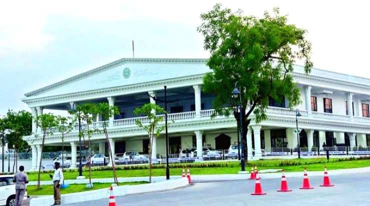 Spotlight on controversy surrounding Telangana CM's official residence - Vimarsana News