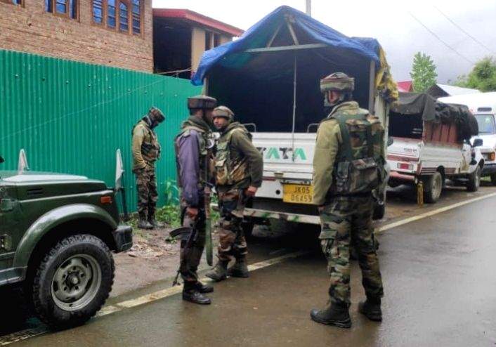 2 Pak terrorists trapped in Bandipora encounter - Vimarsana News