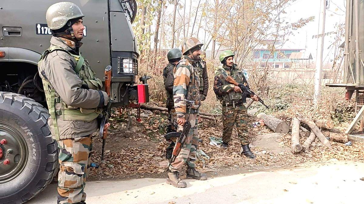 Gunfight breaks out in J&K's Shopian - Vimarsana News