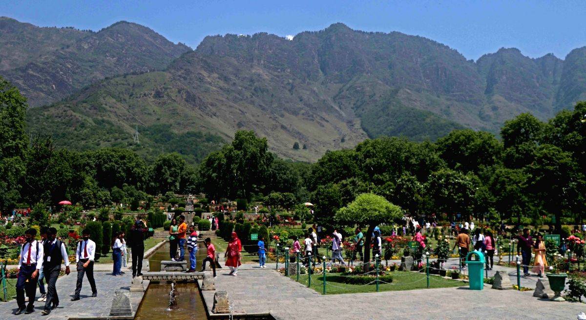 Kashmir's no-go zones see spurt in tourist attraction - Vimarsana News