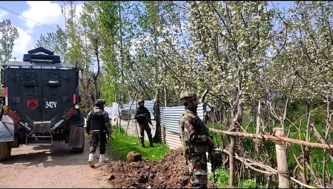 Non-local vendor shot at by terrorists in J&K - Vimarsana News