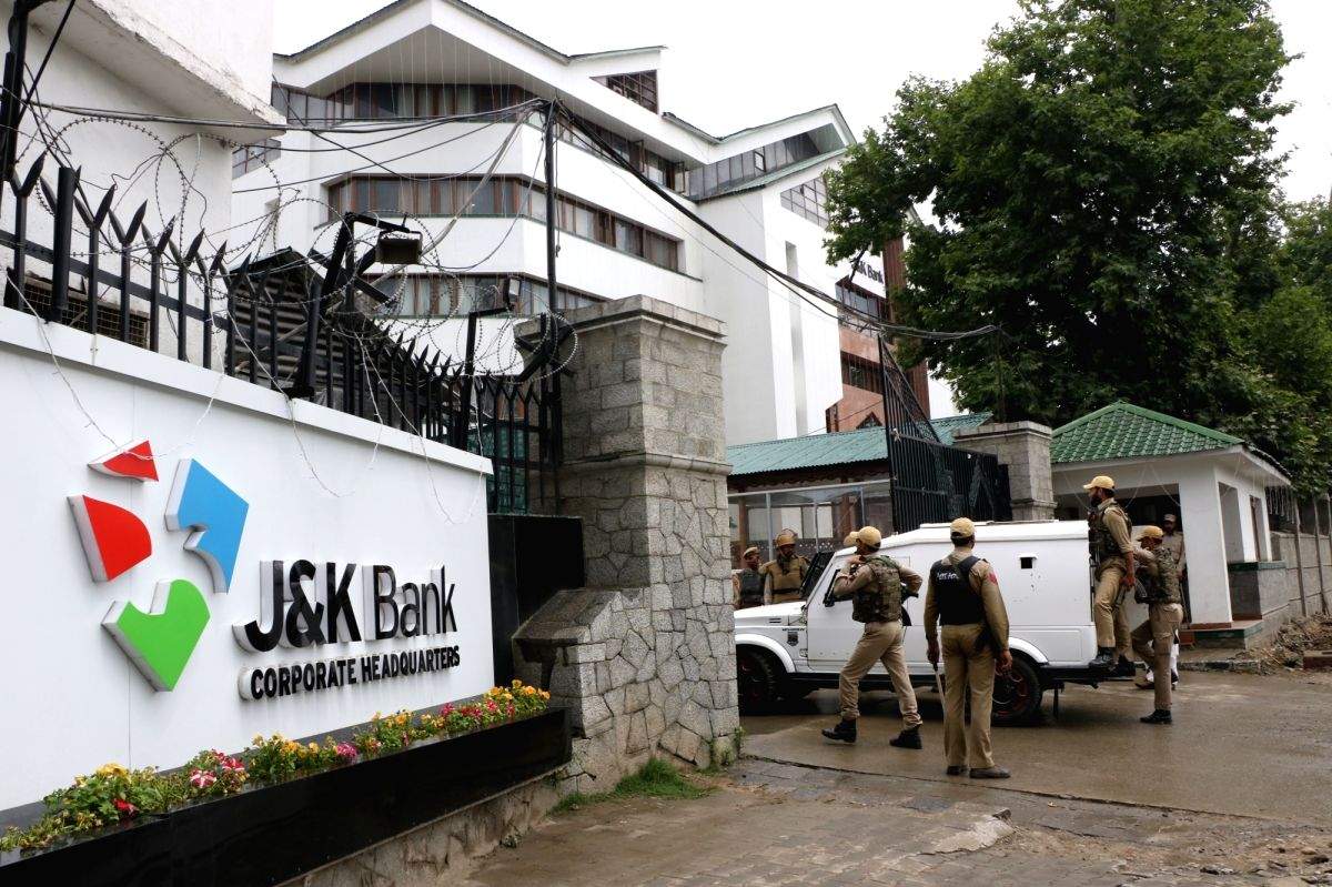 CAG comes down heavily on J&K Bank for 'wasteful expenditure' of Rs 7 cr - Vimarsana News