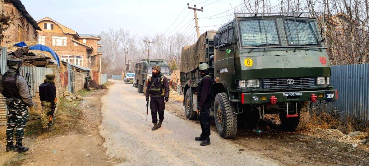 3 LeT terrorists trapped in J&K's Budgam encounter (Ld) - Vimarsana News