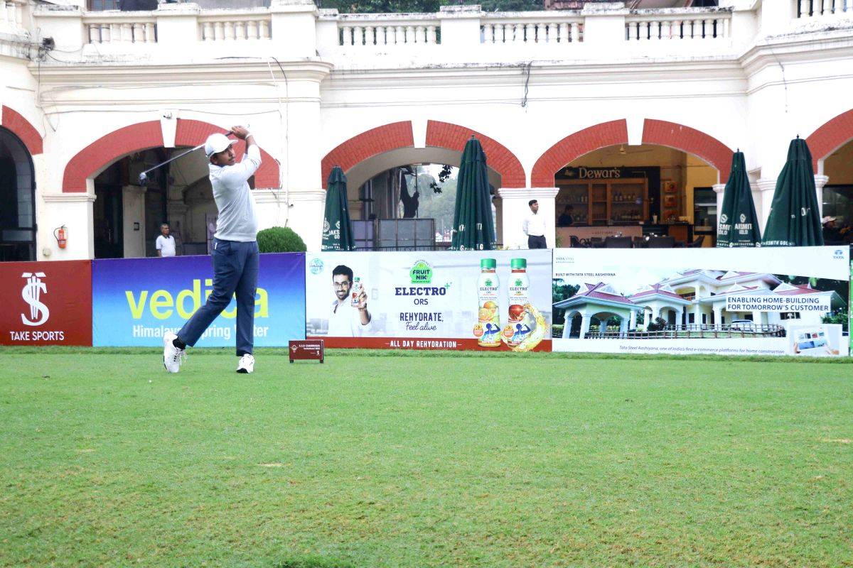SSP Chawrasia Invitational: Bajaj, Lohan clubhouse leaders on rain-hit opening day - Vimarsana News