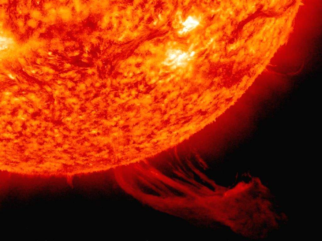 NASA scientists crack 60-yr-old mystery of explosions on Sun - Vimarsana News