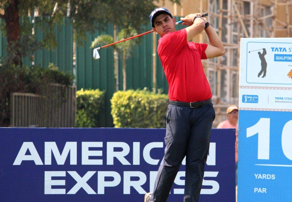Sunhit Bishnoi fires a 66 to establish the early lead at the Final Qualifying Stage - Vimarsana News