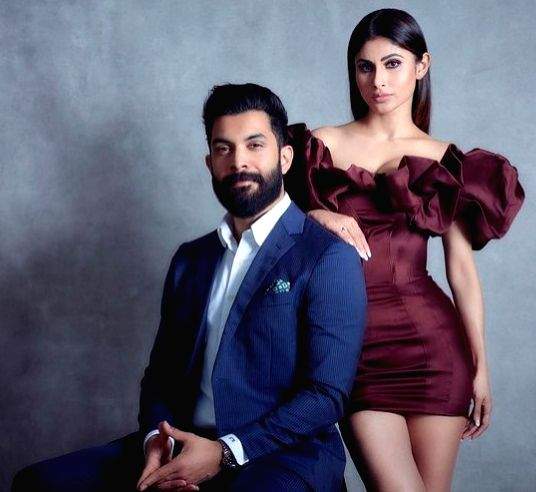 Mouni Roy, husband Suraj Nambiar unveil new-age global ed-tech platform - Vimarsana News