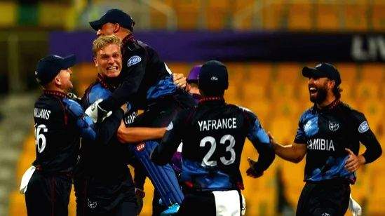 T20 World Cup: Trumpelmann, Smit lead Namibia to first-ever Super 12 victory (Ld) - Vimarsana News