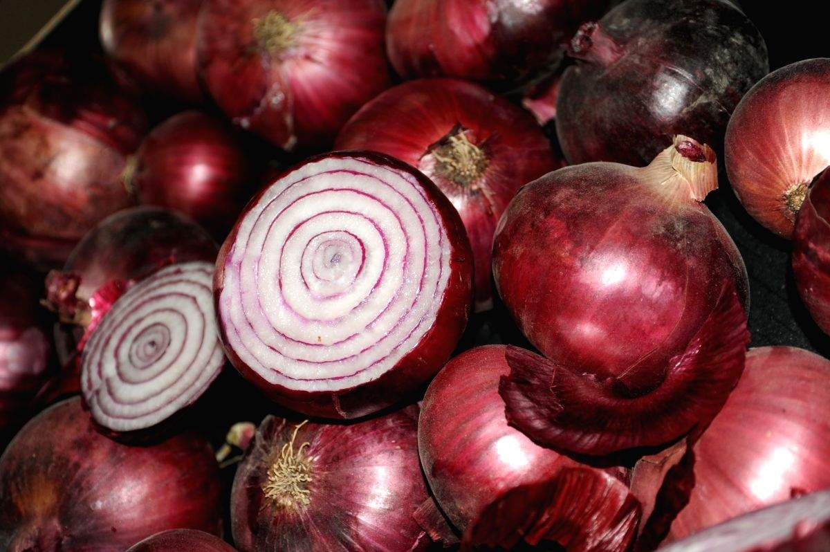 After tomatoes, onion prices hit the sky in UP - Vimarsana News