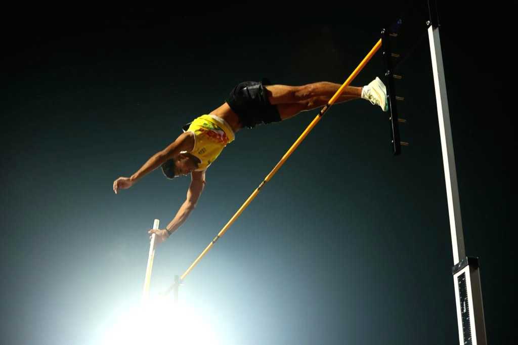 Teenage pole vaulter Dev Meena clinches gold, qualifies for World U20 - Vimarsana News