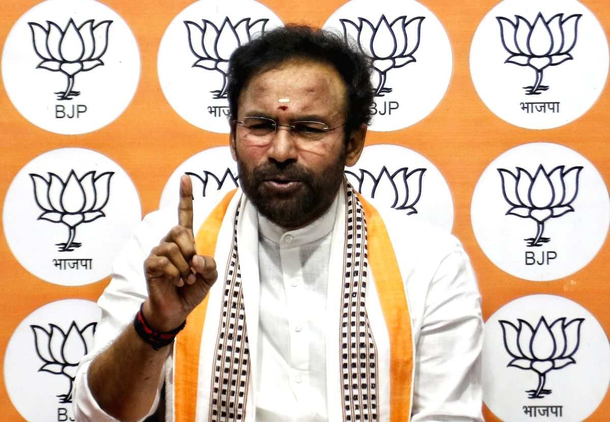 Kishan Reddy demands CBI probe in MLA poaching case - Vimarsana News