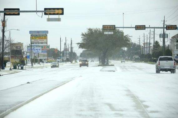 Thousands of residents in US Texas off power amid Arctic blast - Vimarsana News