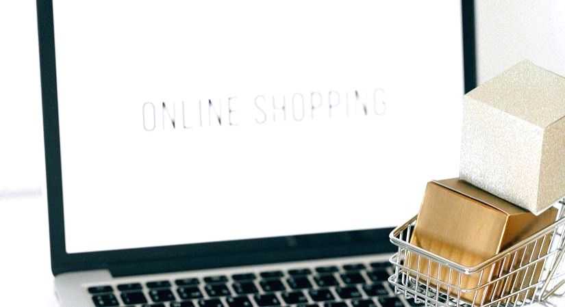 The impact of social media and e-commerce on the fashion industry - Vimarsana News