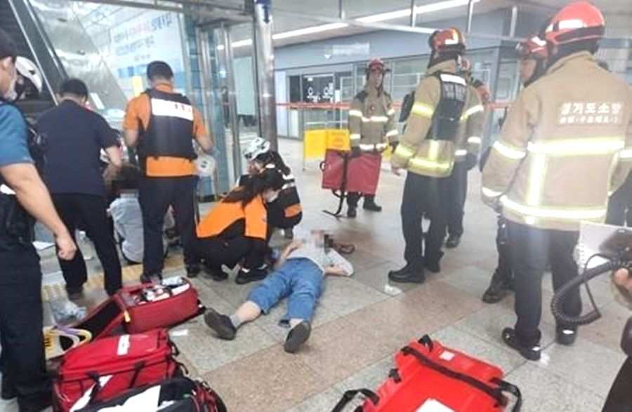 14 injured as escalator reverses at S.Korean subway station - Vimarsana News