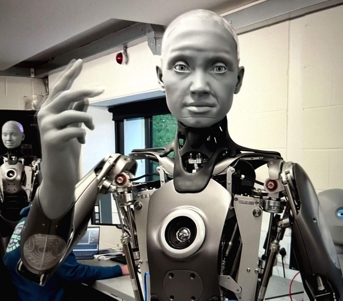 This humanoid robot makes perfect human-like faces - Vimarsana News