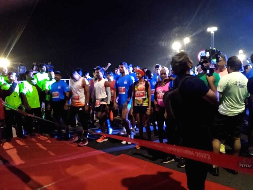 Thousands take part in Vizag Navy Marathon - Vimarsana News