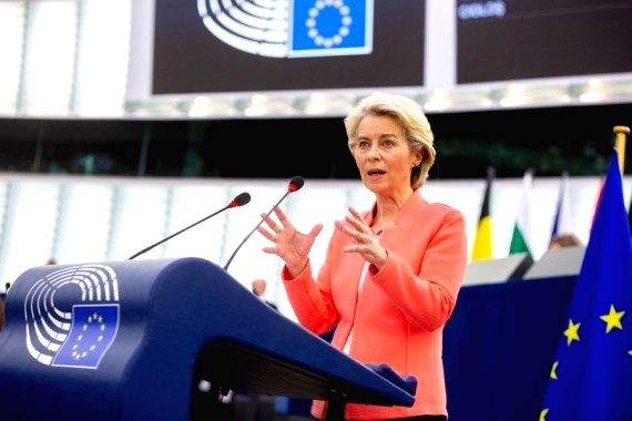Von der Leyen cancels engagements after driver tests Covid positive