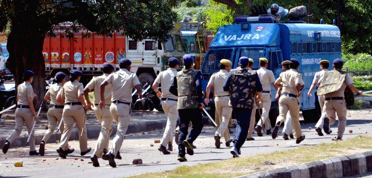 Top police officials shifted after clash in Patiala, mobile internet services shut - Vimarsana News