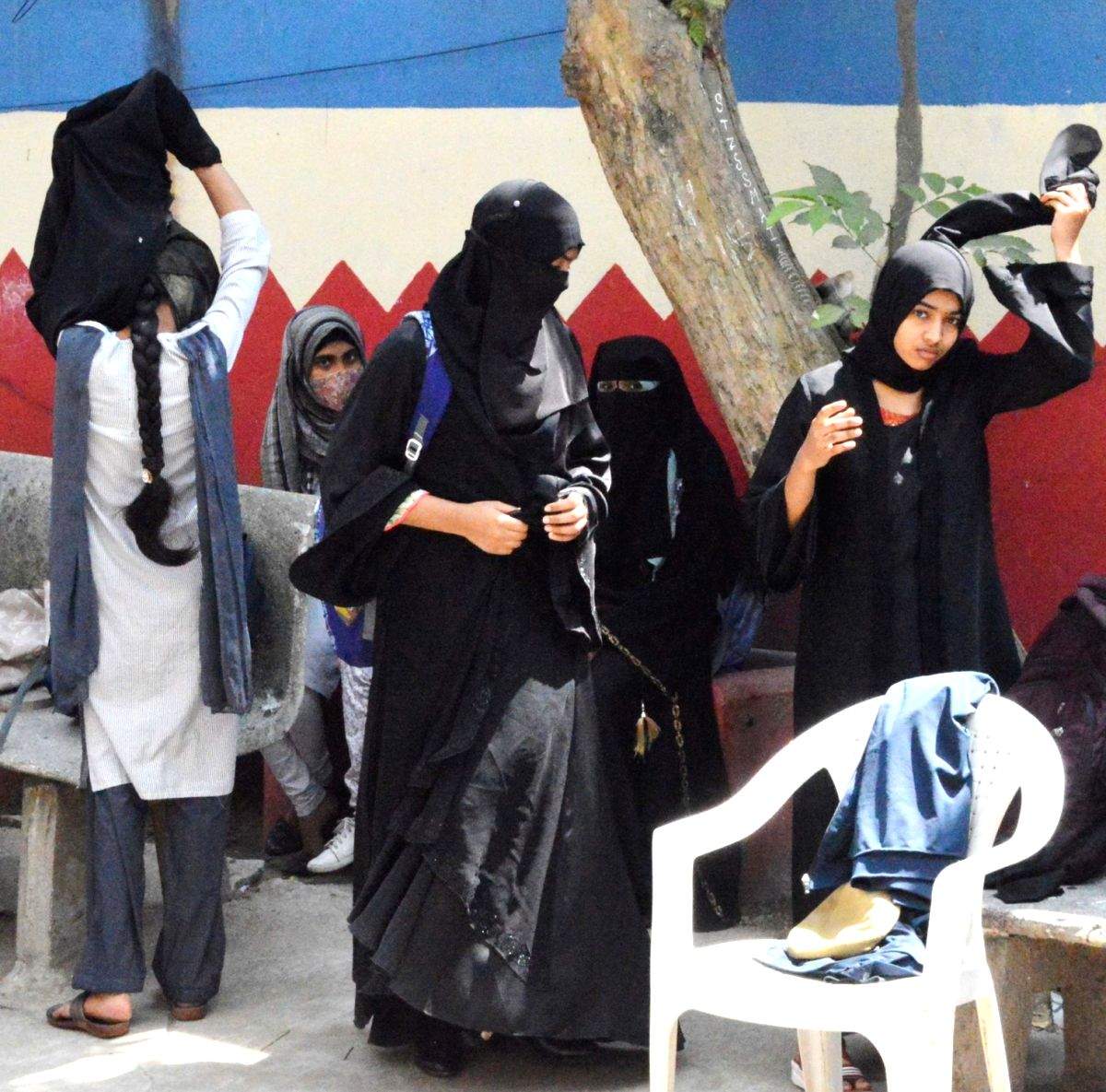 'Travesty of justice', Muslim Personal Law Board moves SC against HC verdict on hijab - Vimarsana News