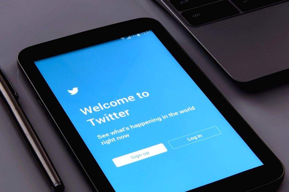 Twitter finally working on 'Undo Send' button: Report - Vimarsana News