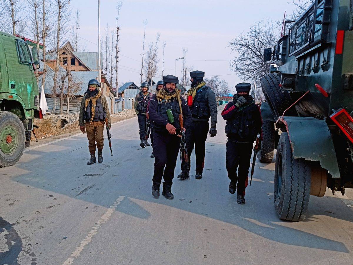 2 non-local labourers killed by terrorists in J&K's Shopian - Vimarsana News