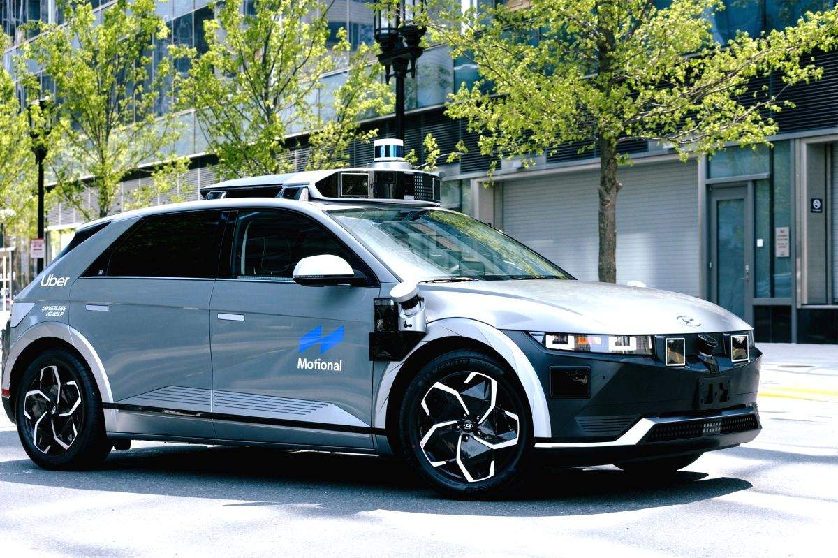 Uber back in robotaxi game, inks 10-year deal with Motional - Vimarsana News