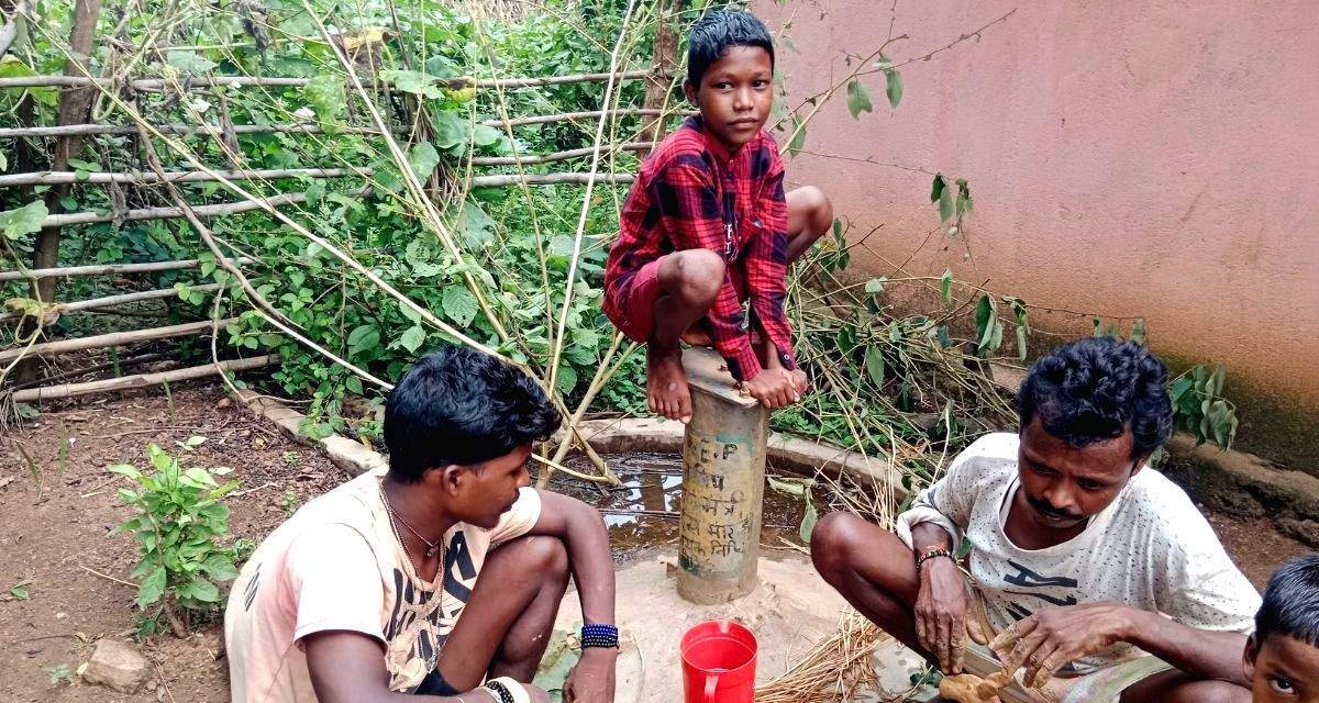 Unpaid compensation, low water table throw a spanner in JJM works in Dumka - Vimarsana News