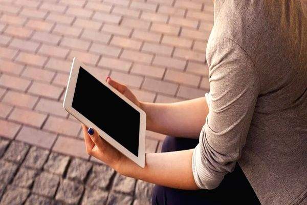 Tablet sales declined 25% in Q4 of 2021: Report - Vimarsana News