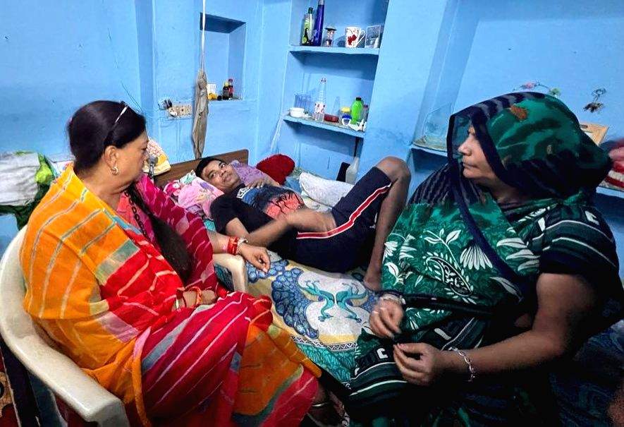 Vasundhara Raje visits Kanhaiya Lal murder witness in Udaipur - Vimarsana News