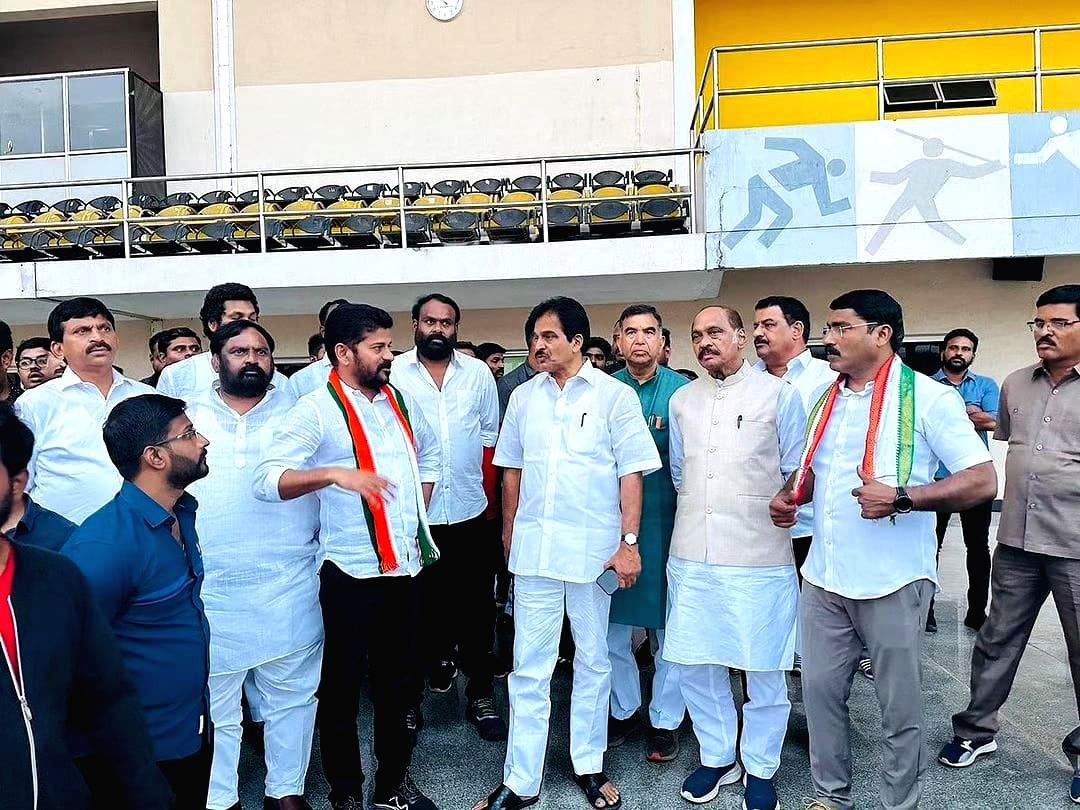 Venugopal in Hyderabad to review arrangements for CWC meet, rally - Vimarsana News
