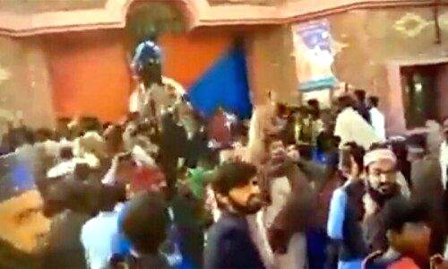 Violent mob lynches man in Pakistan over blasphemy allegations - Vimarsana News