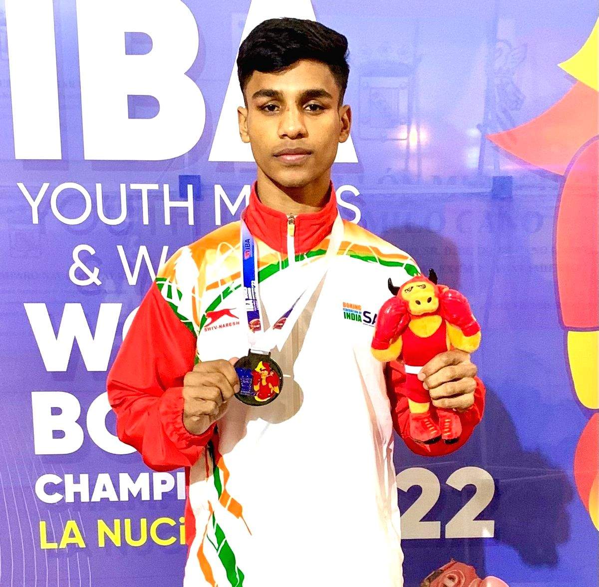 Vishwanath, Vanshaj, Devika clinch gold at Youth World Boxing - Vimarsana News