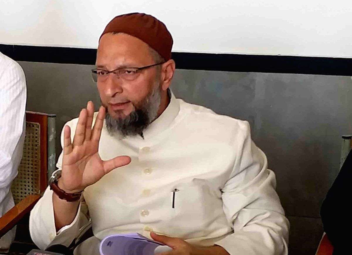 Owaisi reacts strongly after alleged attack on man at UP rly station - Vimarsana News