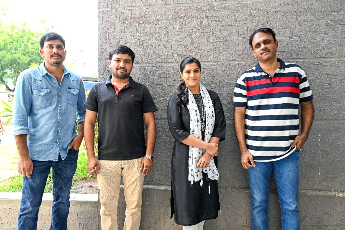Work on Varalaxmi Sarathkumar-starrer 'Sabari' begins - Vimarsana News