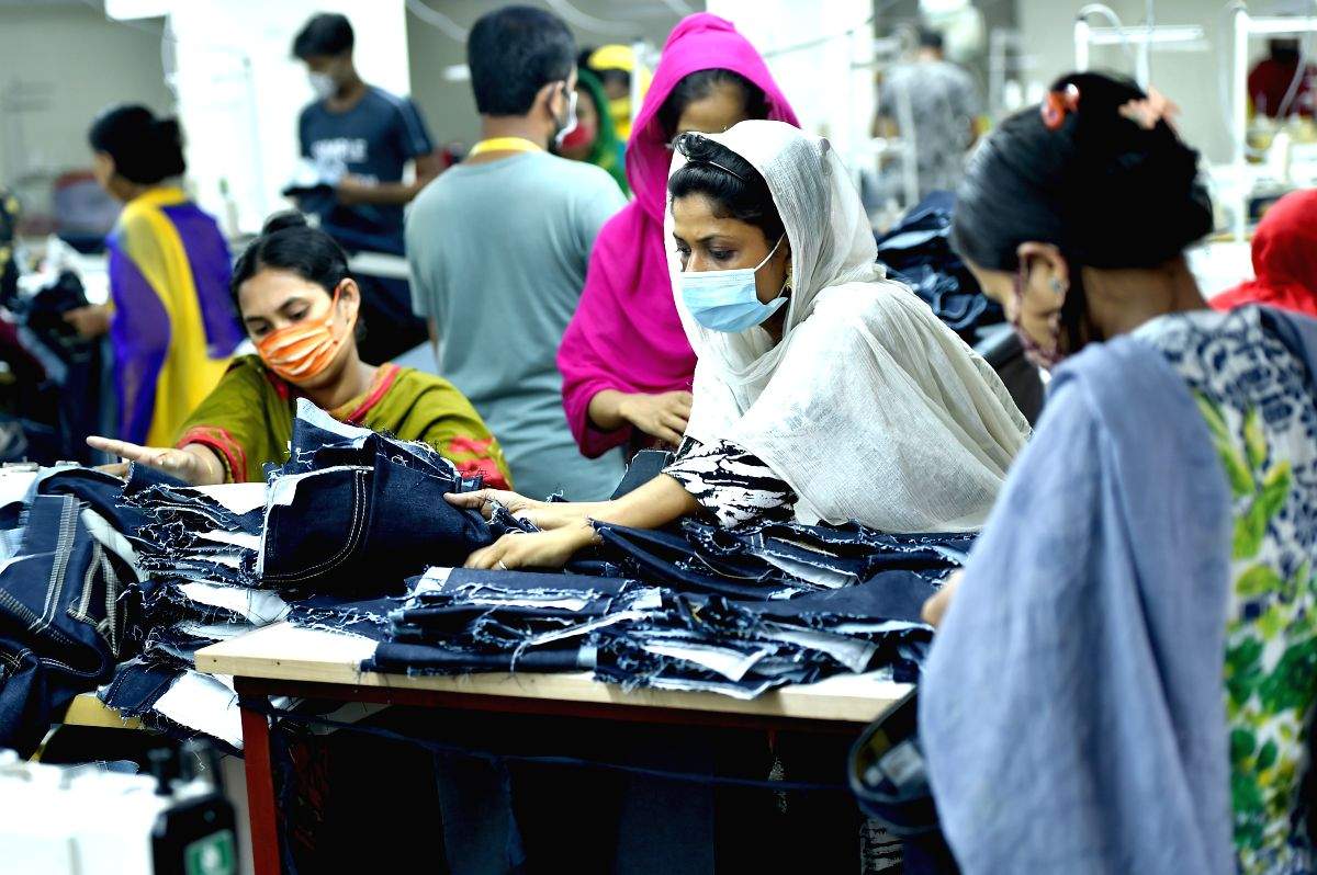 Yogi govt's big boost to garment manufacturing - Vimarsana News