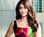 Mrunal Thakur is 'dubbing' for something special, calls it 'magic'