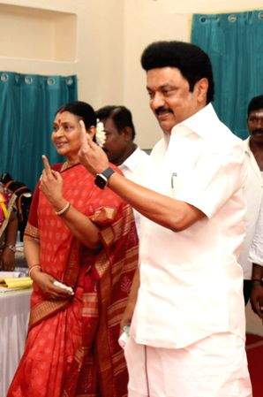 Tamil Nadu records 12.5 pc voting in first two hours - Vimarsana News