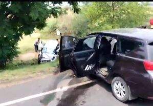 2 injured as 2 cars in Maha MLA's convoy crash in Bhandara - Vimarsana News