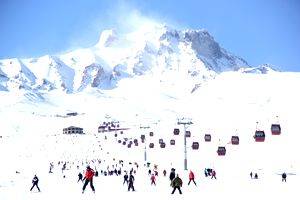 5 destinations for winter sports enthusiasts - Vimarsana News