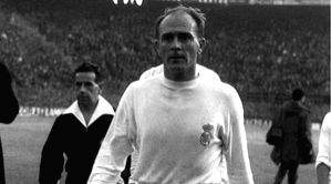 5 historic meetings between Valencia CF and Real Madrid in La Liga: From Di Stefano's return to Courtois' dramatic header - Vimarsana News