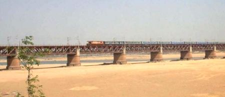 Built in 1862, Bihar's Abdul Bari bridge in deteriorating condition - Vimarsana News