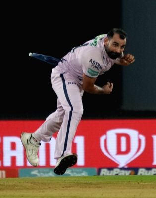Mohammed Shami is an outstanding bowler, says Ian Bishop - Vimarsana News