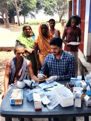 AIIMS Patna alumnus's Sunday health camps provide free care to 10K villagers - Vimarsana News