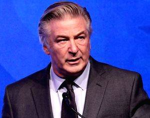 Alec Baldwin opens up on being sober for 40 years after snorting narcotic substance - Vimarsana News