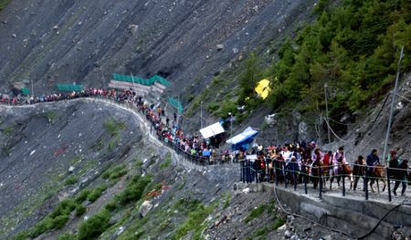 Amarnath pilgrim slips to death, another injured - Vimarsana News