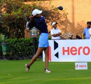 Amateur Nishna cards bogey-free 64, rises to fourth; Hitaashee keeps lead in second leg of WPGT - Vimarsana News
